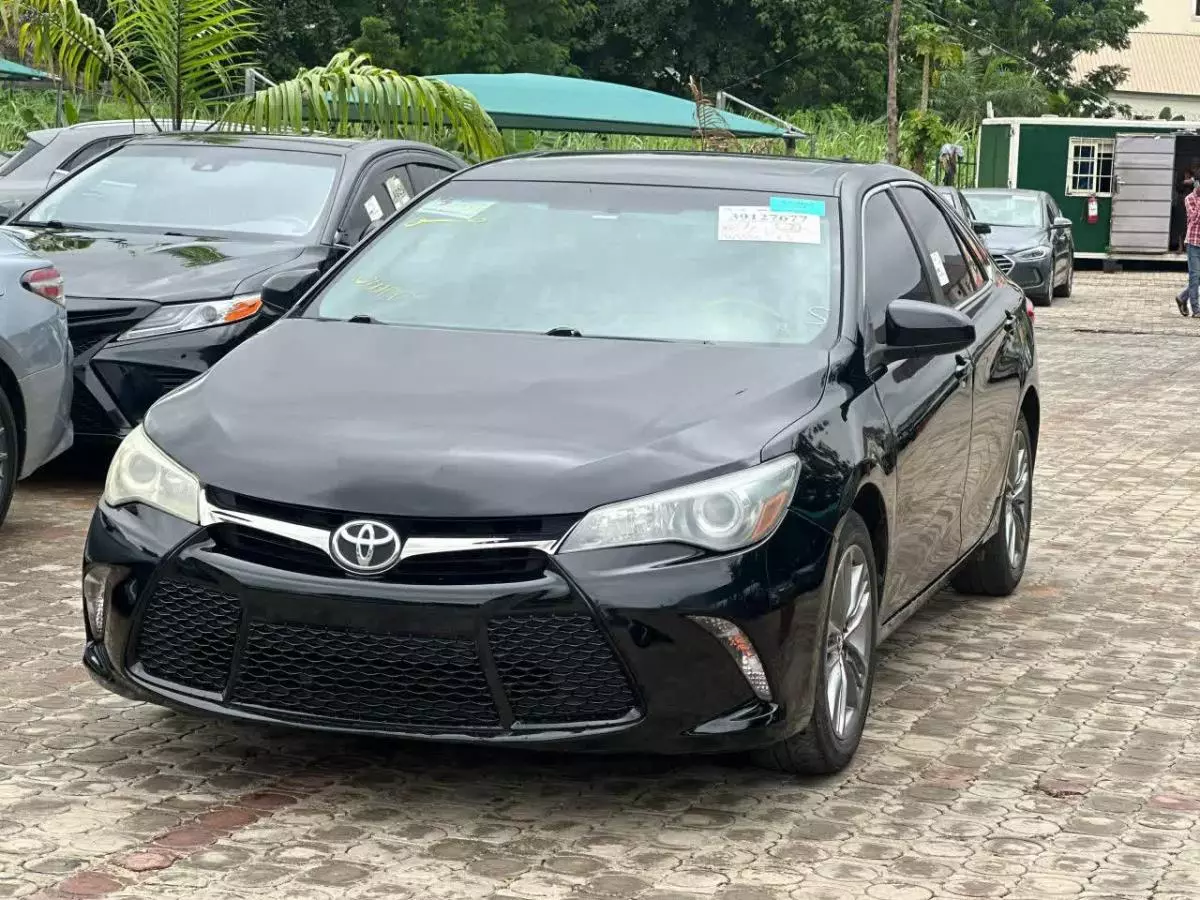 Toyota Camry   - 2015