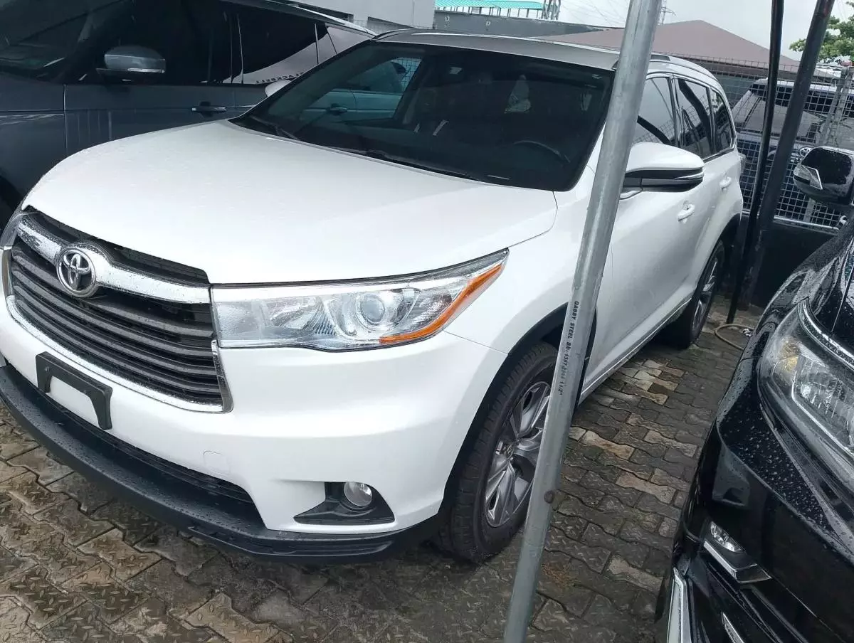 Toyota Highlander   - 2015