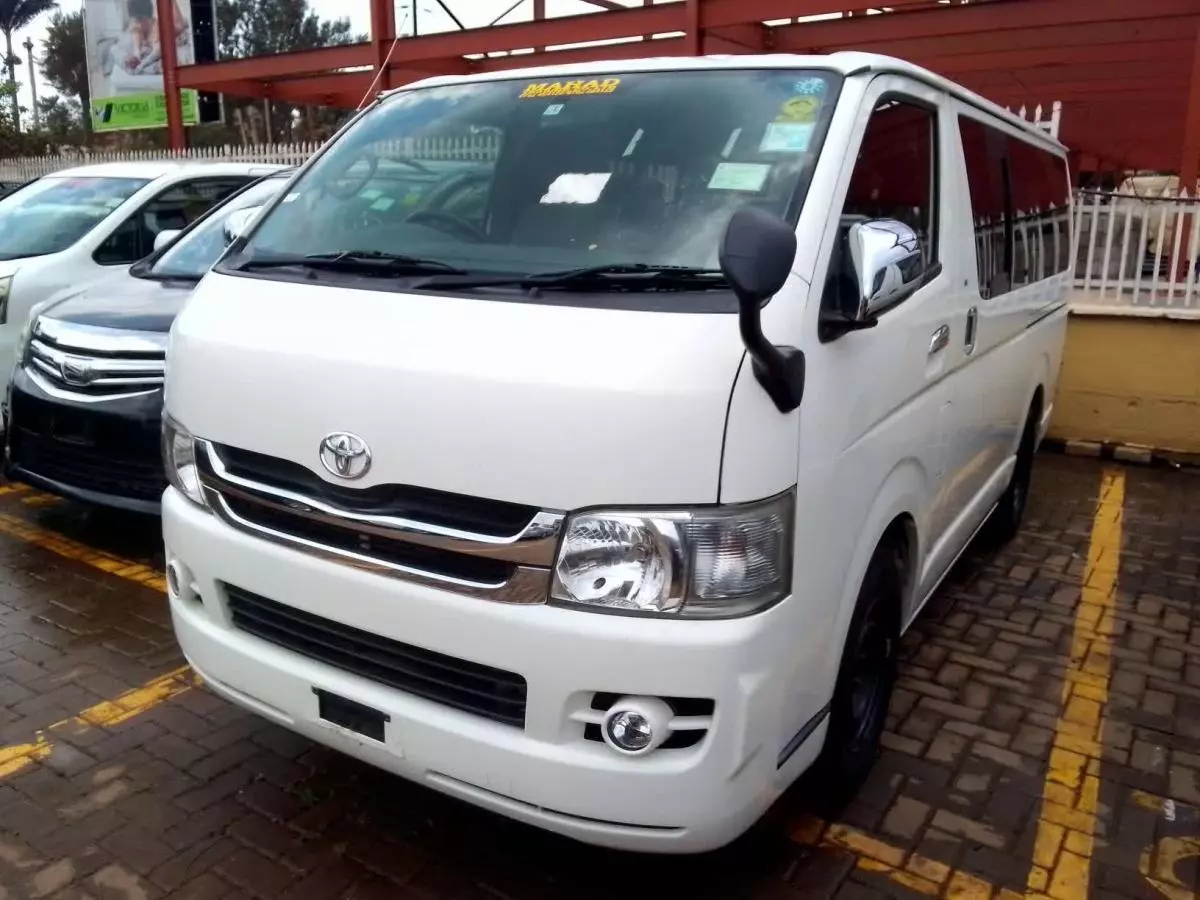 Toyota Hiace   - 2010