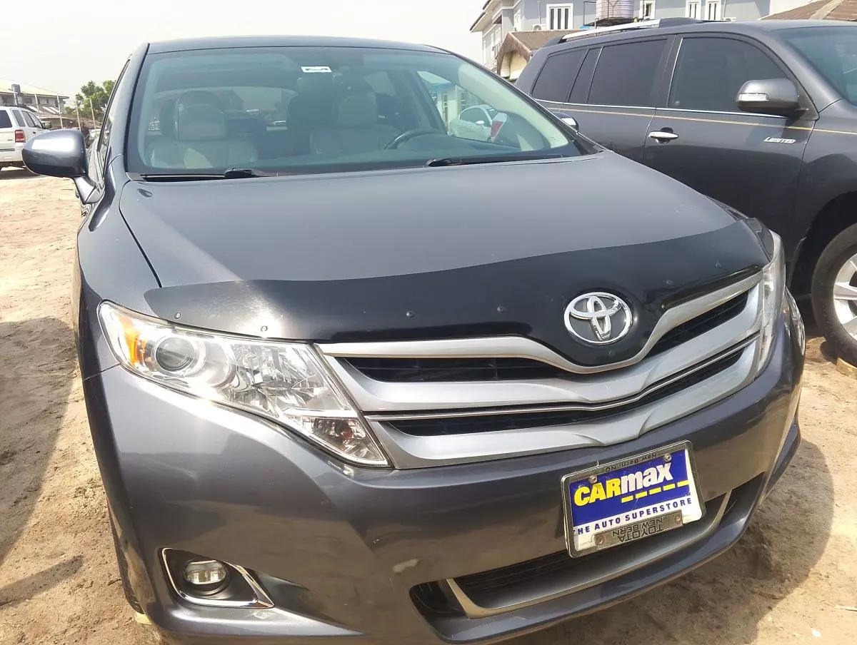 Toyota Venza   - 2011