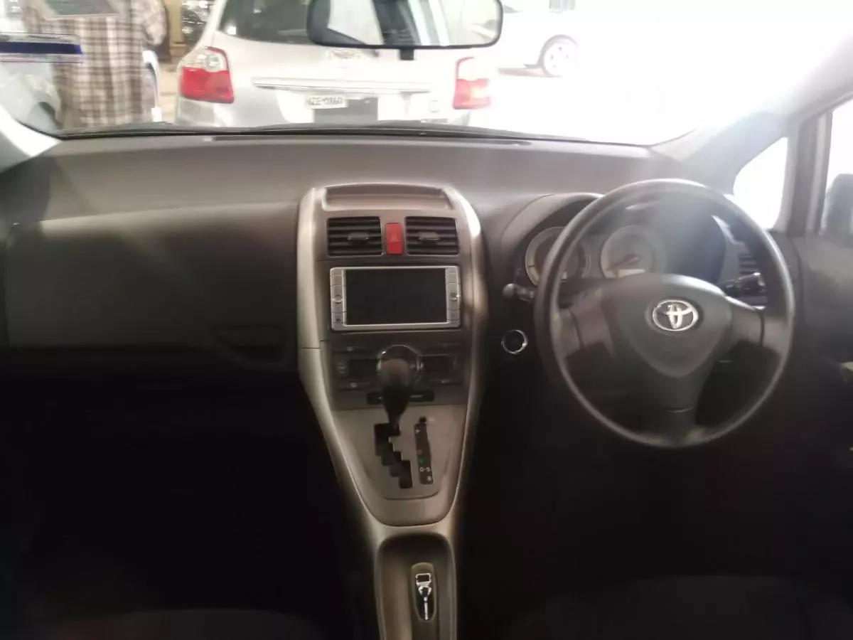 Toyota Auris   - 2010