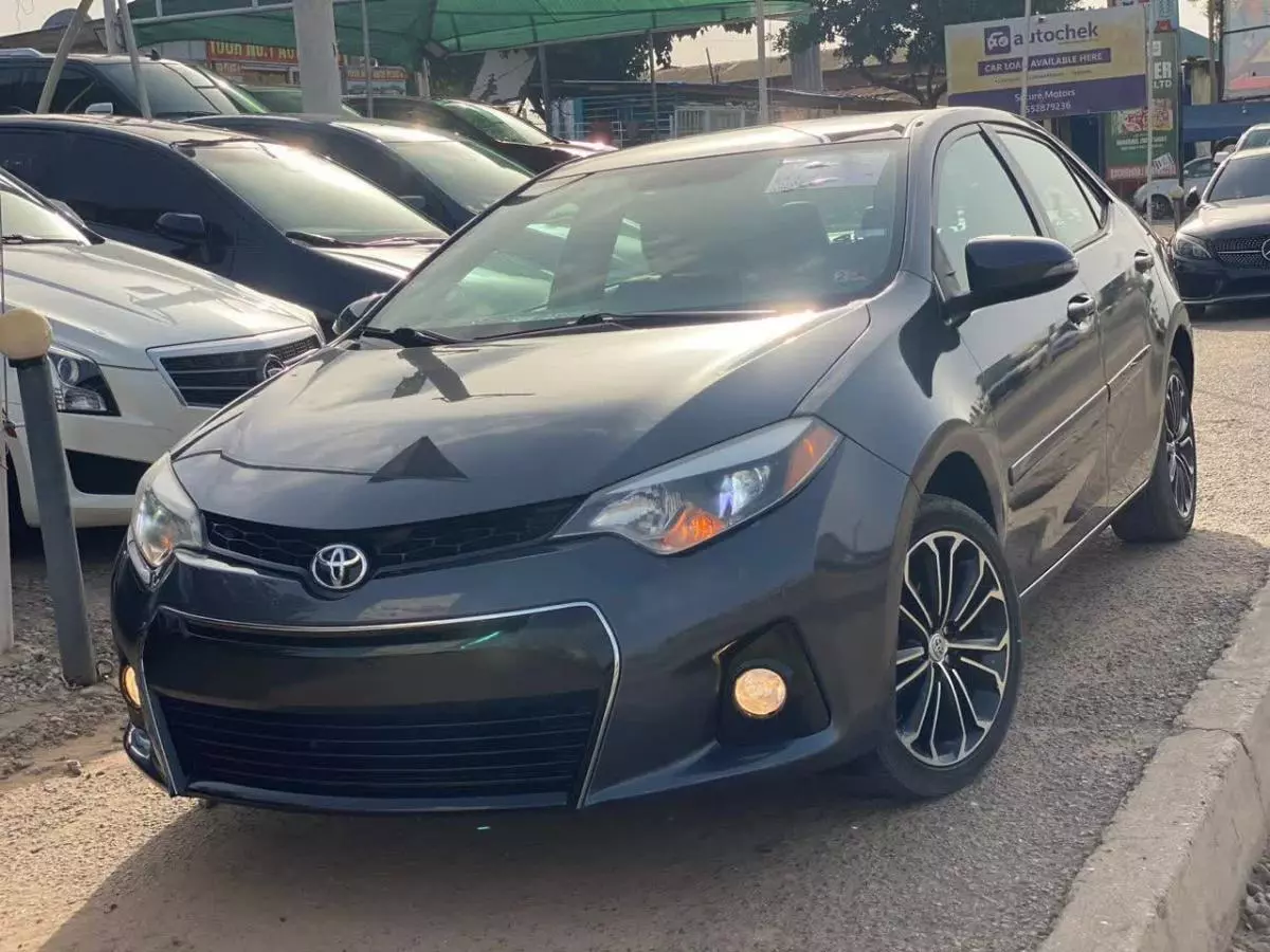 Toyota Corolla   - 2016