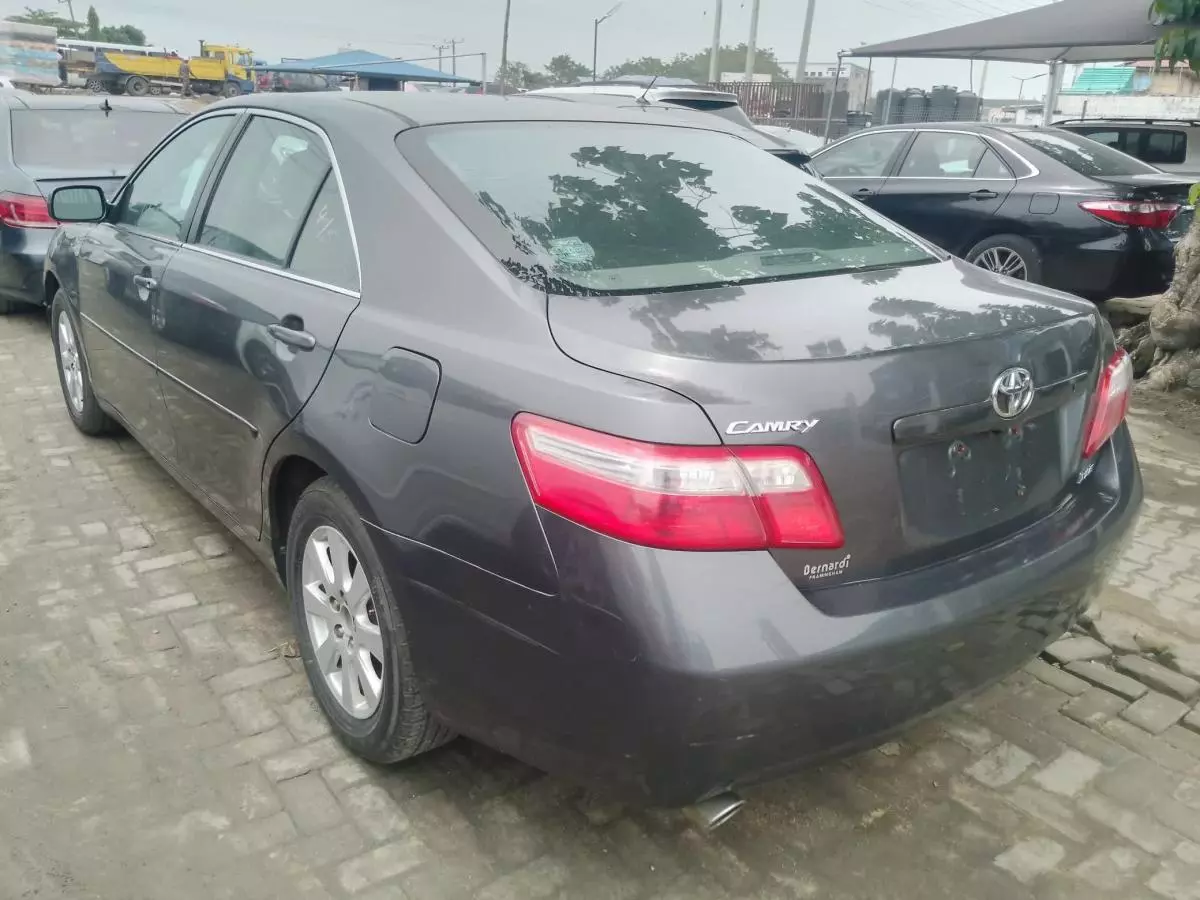 Toyota Camry   - 2007