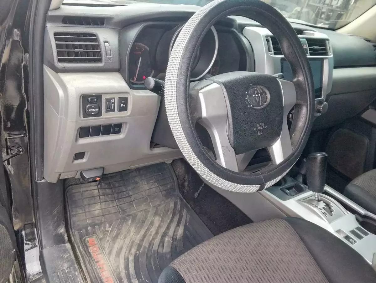 Toyota 4-Runner   - 2010