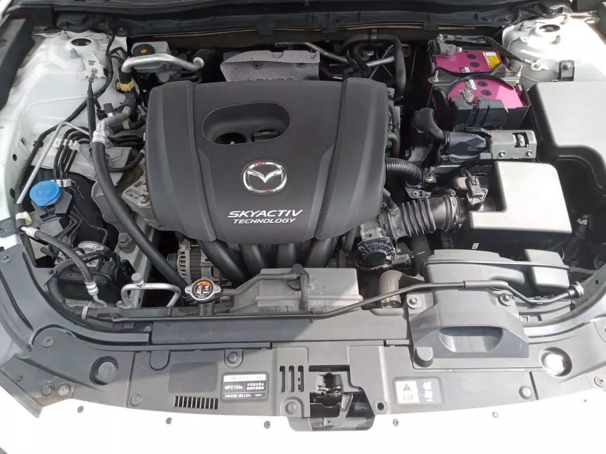 Mazda Axela  - 2015