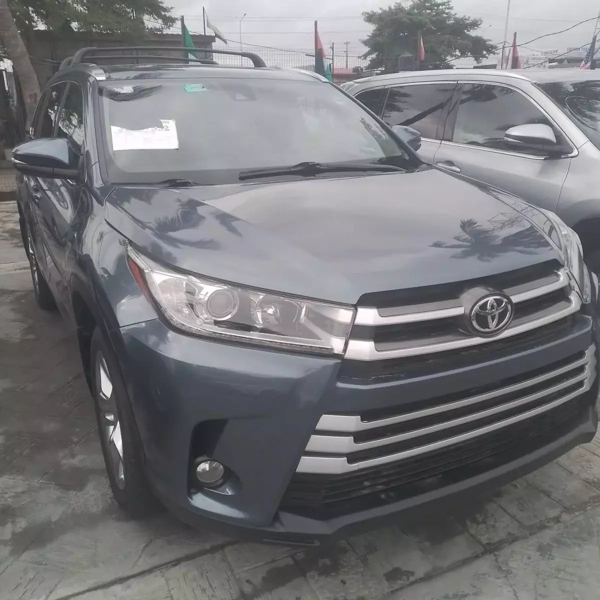 Toyota Highlander   - 2016