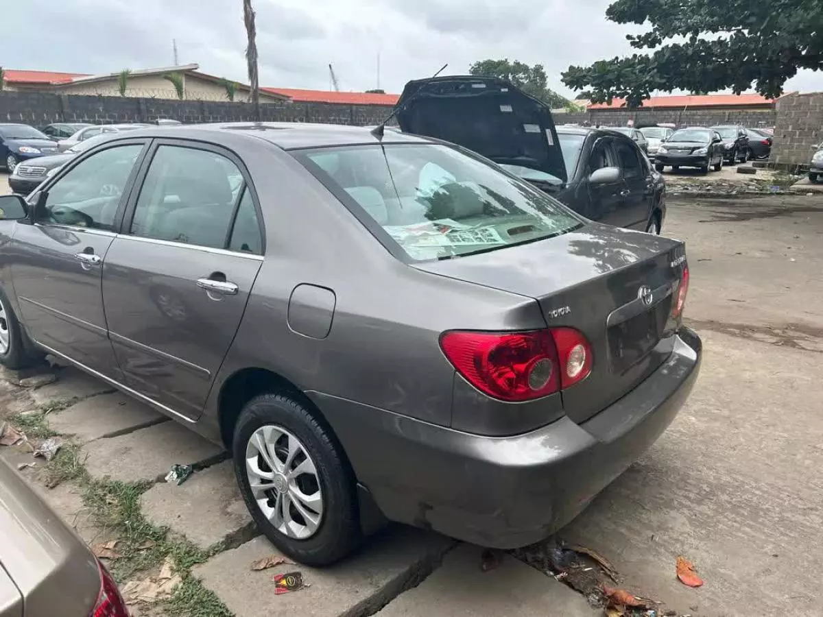 Toyota Corolla   - 2006