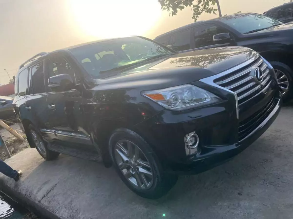 Lexus LX 570   - 2014