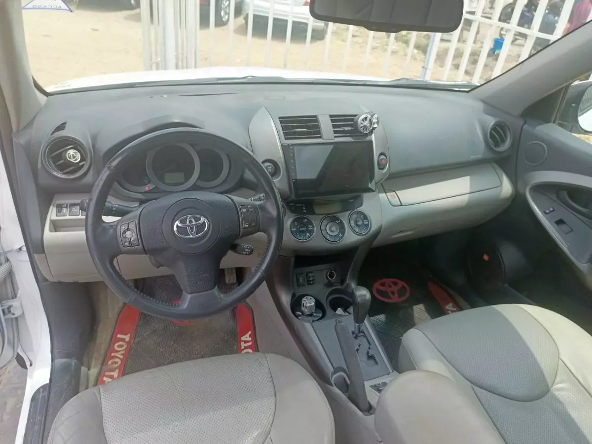 Toyota RAV 4   - 2009