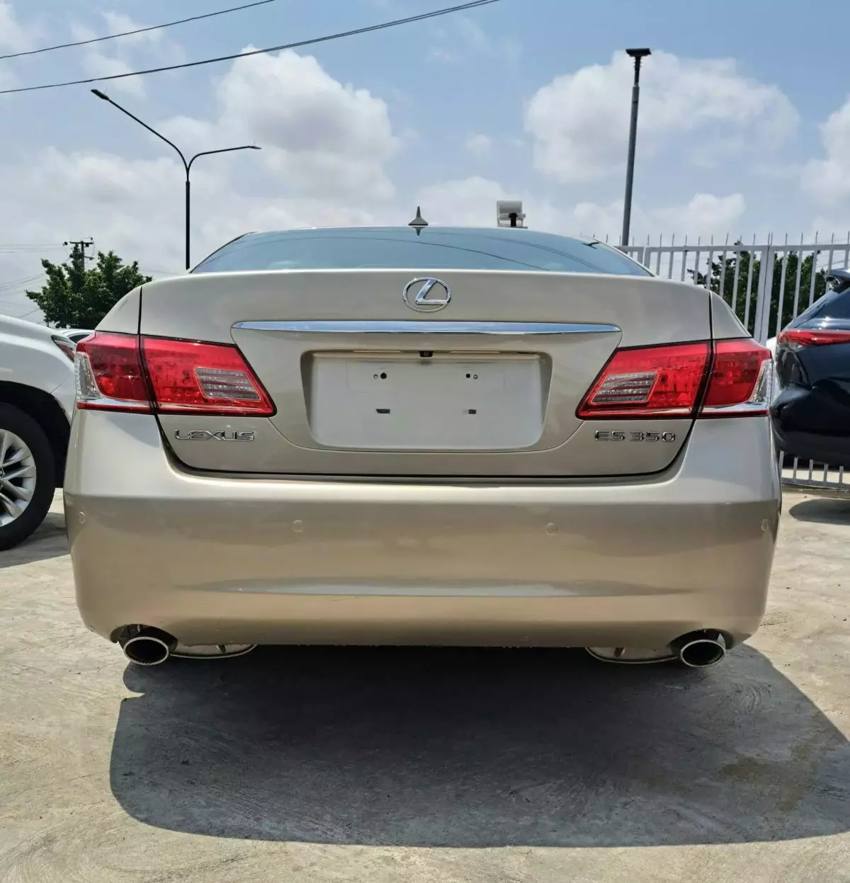 Lexus ES 350   - 2010