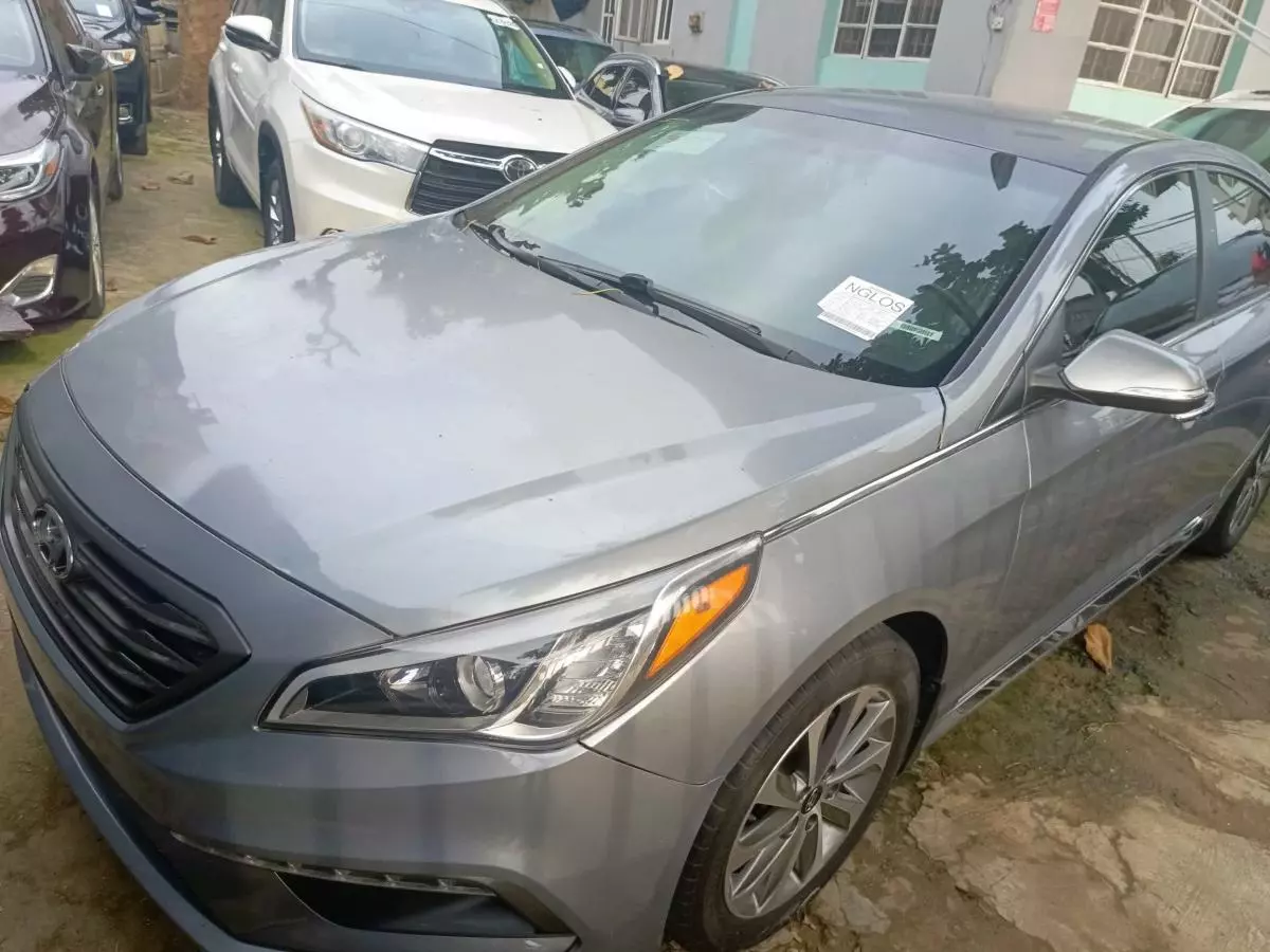 Hyundai Sonata   - 2016