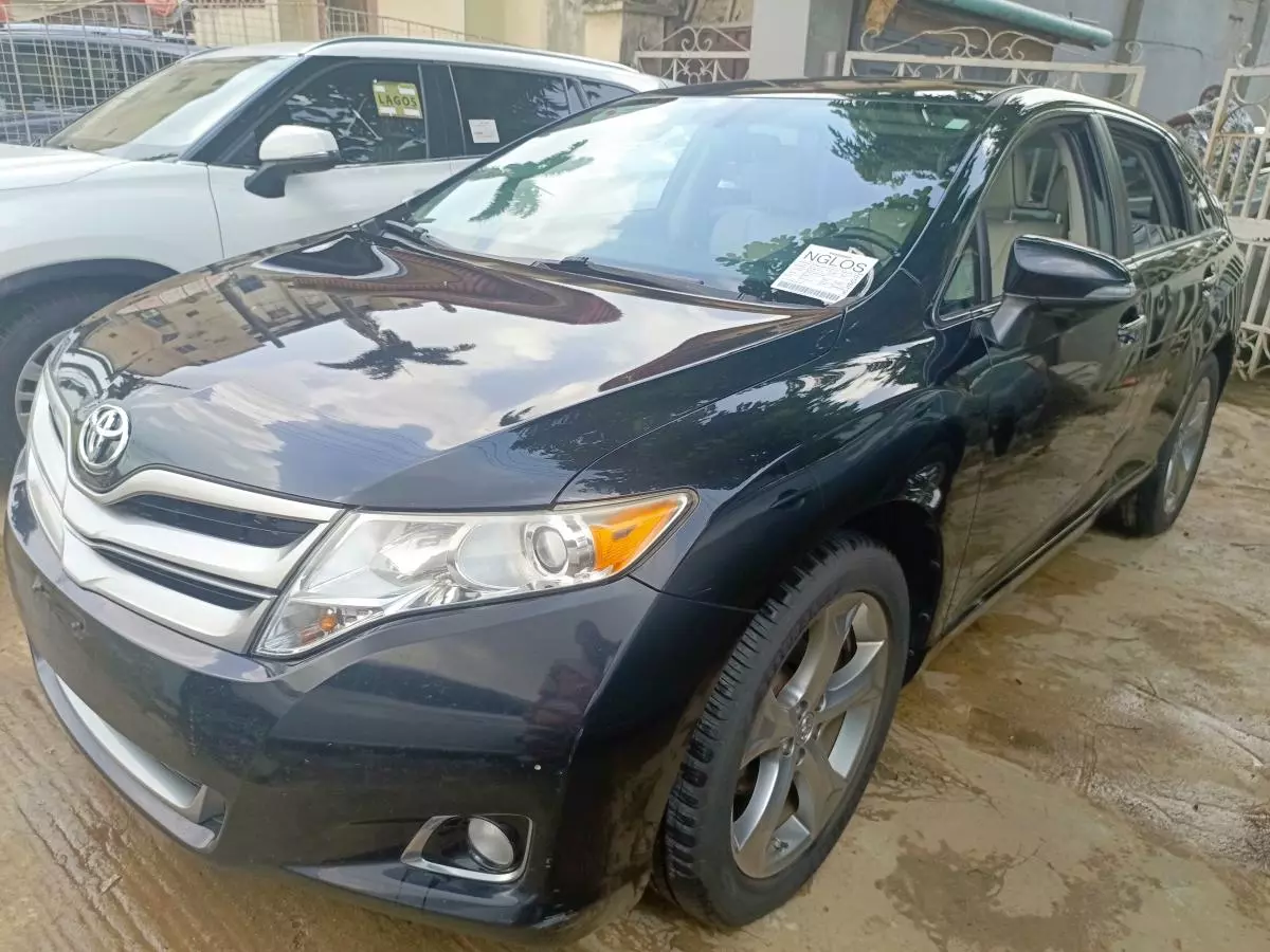 Toyota Venza   - 2013