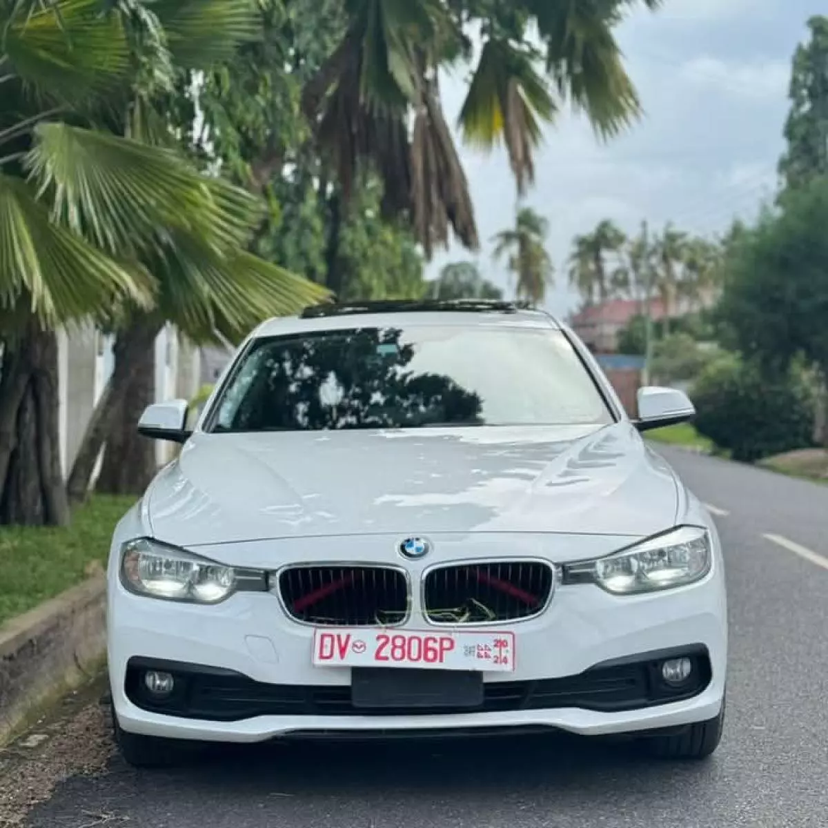 BMW 320i   - 2017