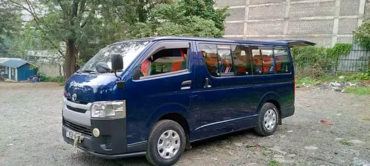 Toyota Hiace   - 2017