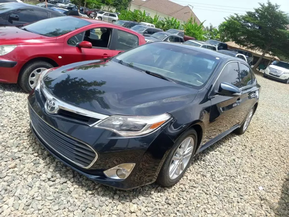 Toyota Avalon   - 2015