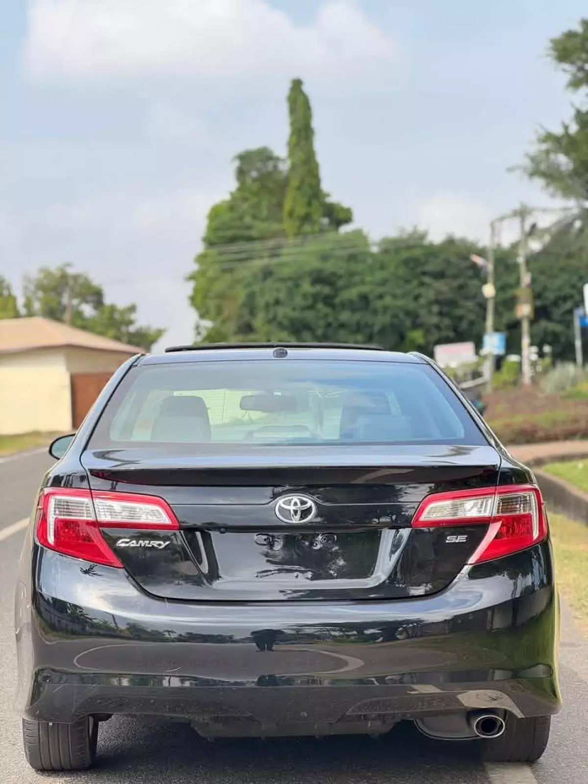 Toyota Camry   - 2014