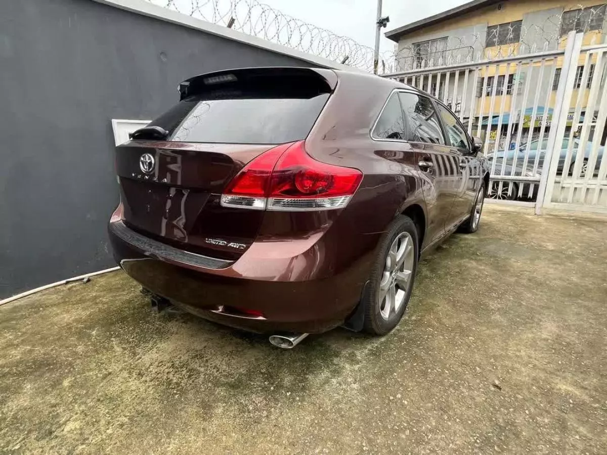 Toyota Venza   - 2013