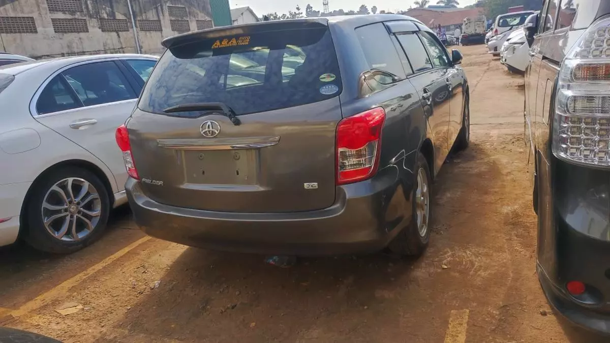 Toyota Fielder  - 2009
