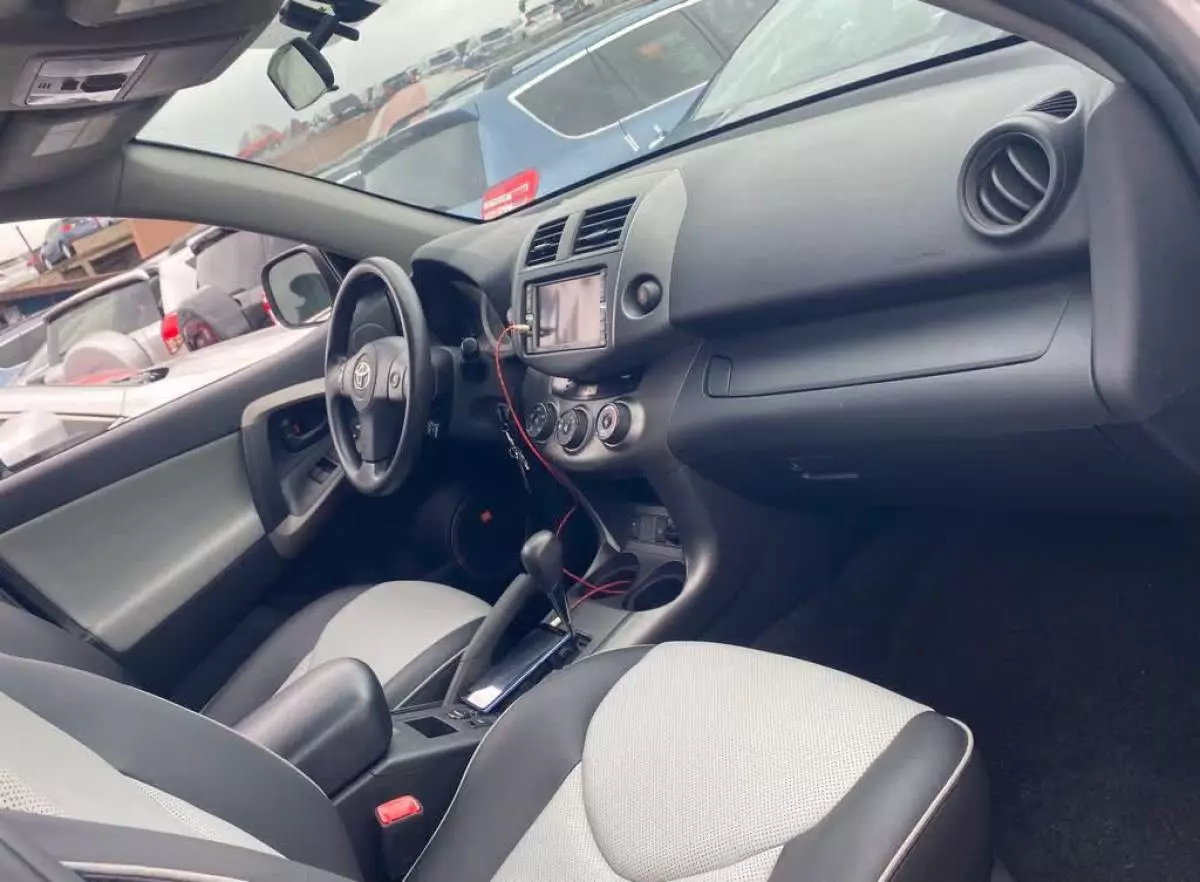 Toyota RAV 4 - 2010