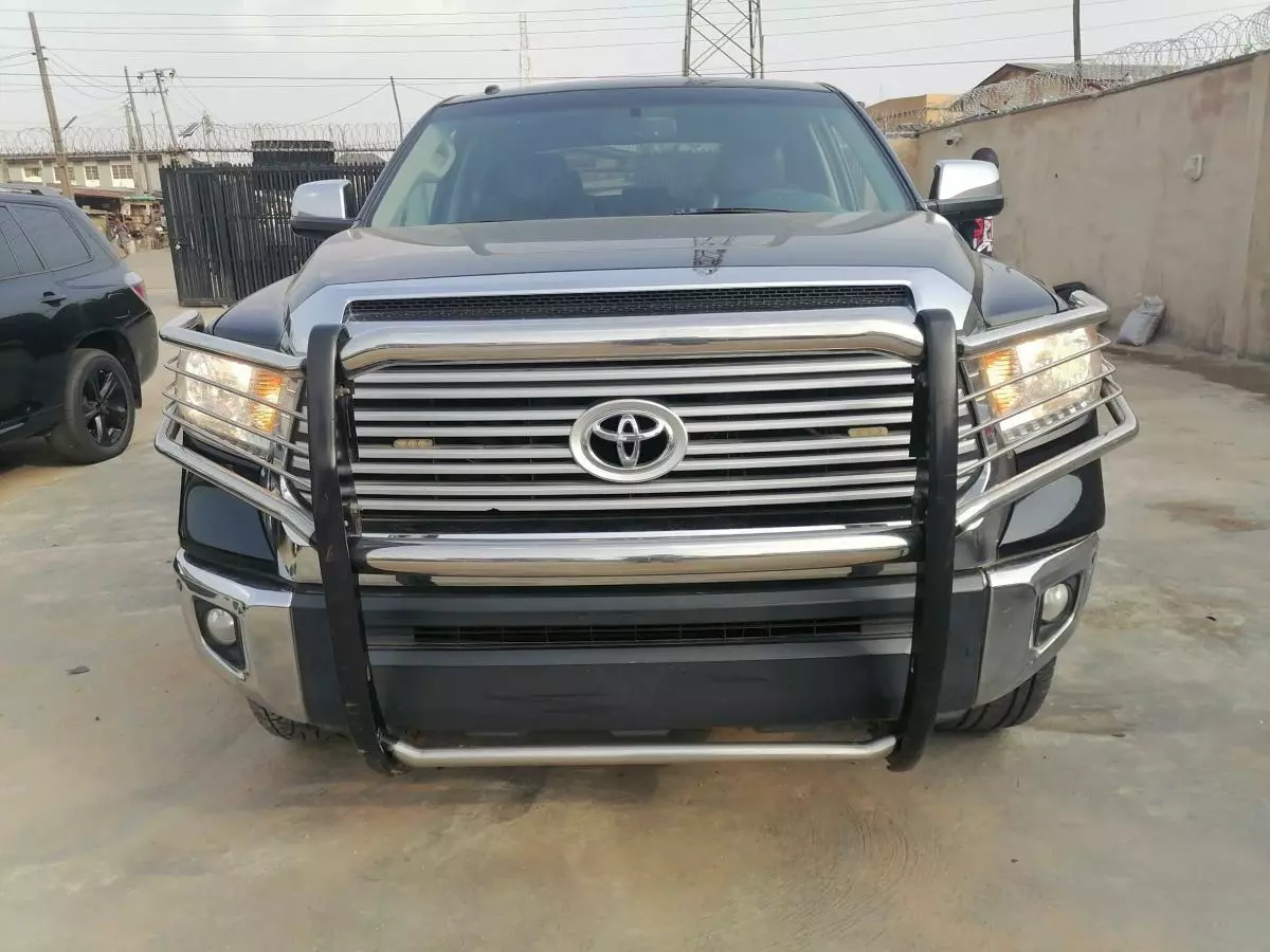 Toyota Tundra   - 2014