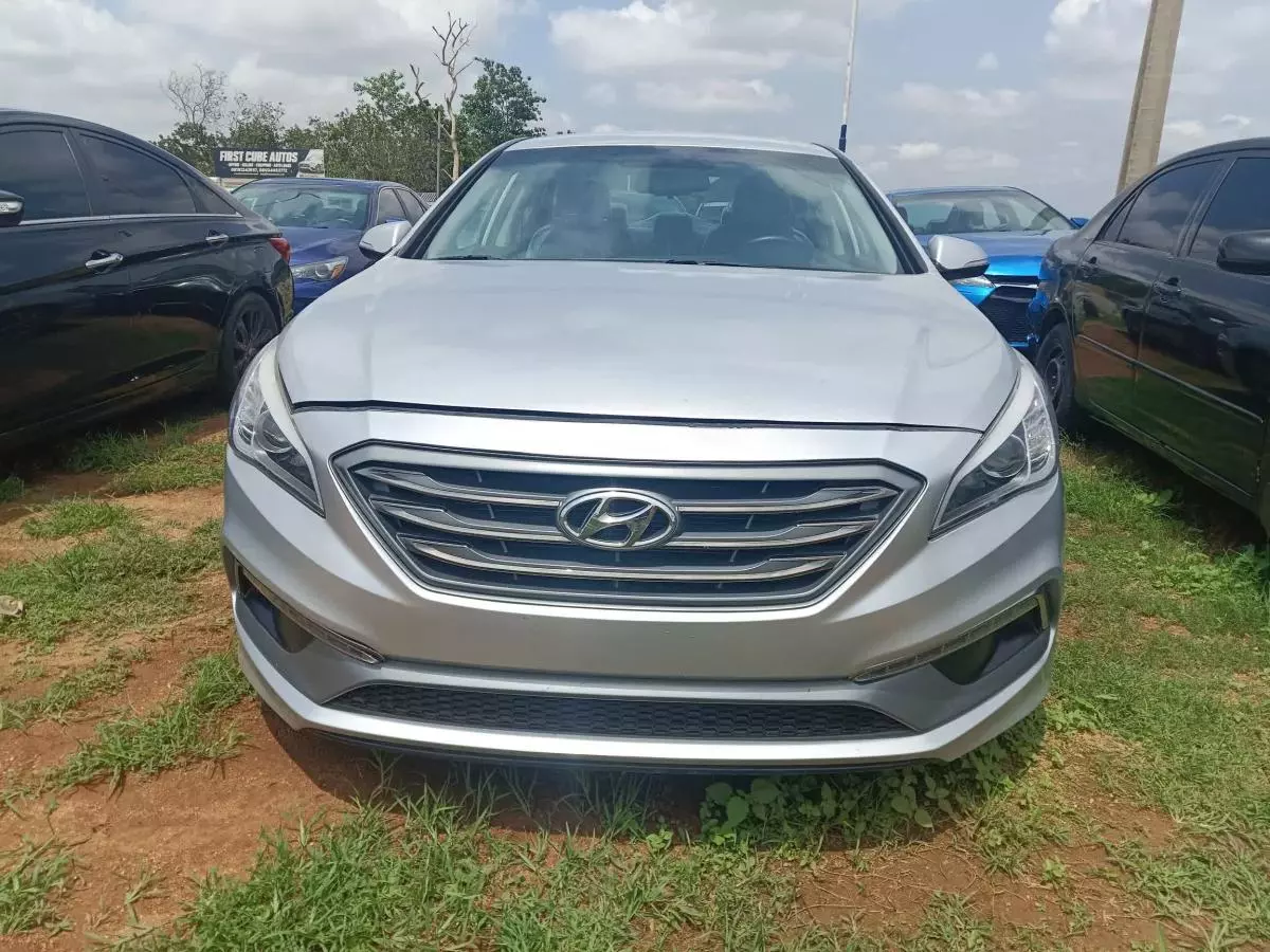 Hyundai Sonata   - 2015