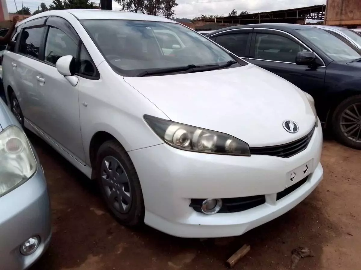 Toyota Wish   - 2010