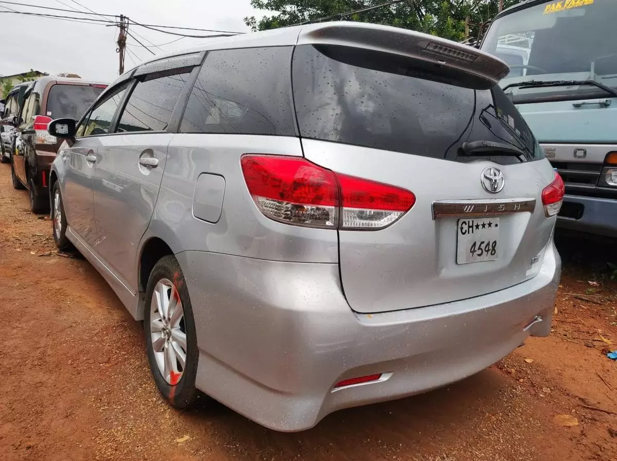 Toyota Wish - 2009