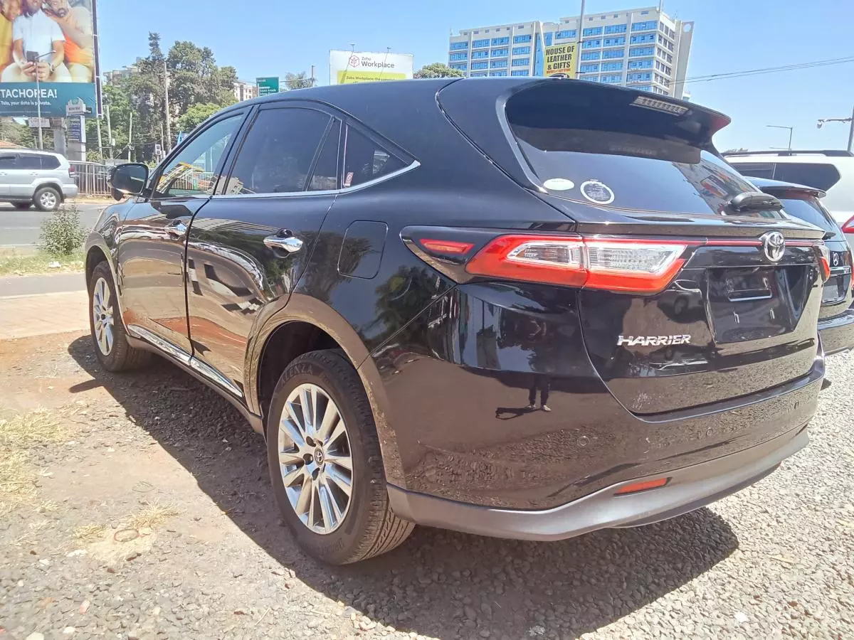 Toyota Harrier   - 2017