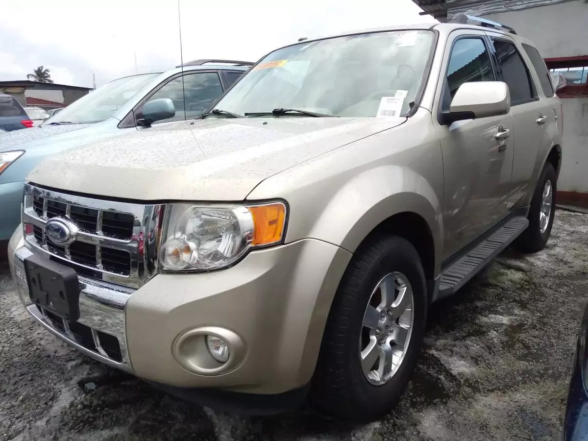 Ford Escape   - 2010