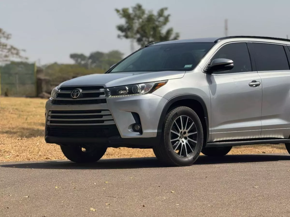 Toyota Highlander   - 2019