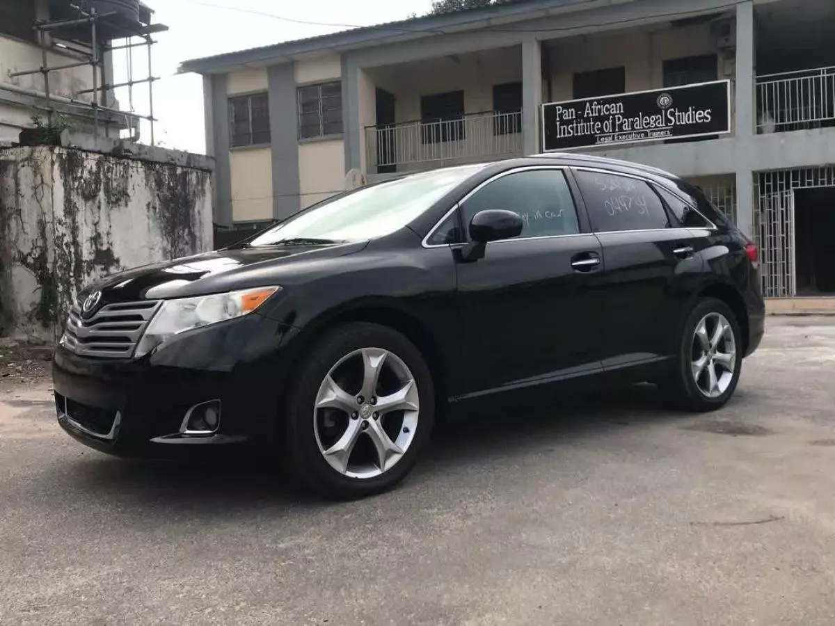 Toyota Venza   - 2011