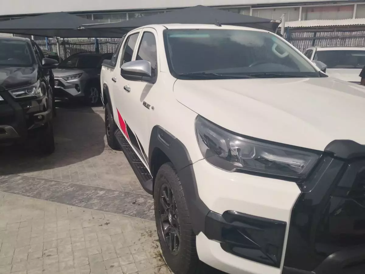 Toyota Hilux   - 2018