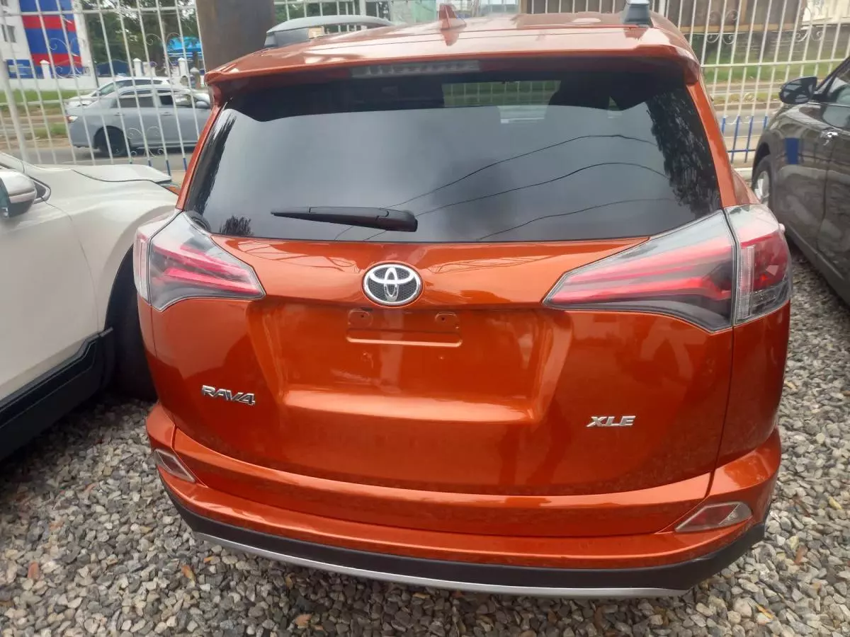 Toyota Rav4   - 2017