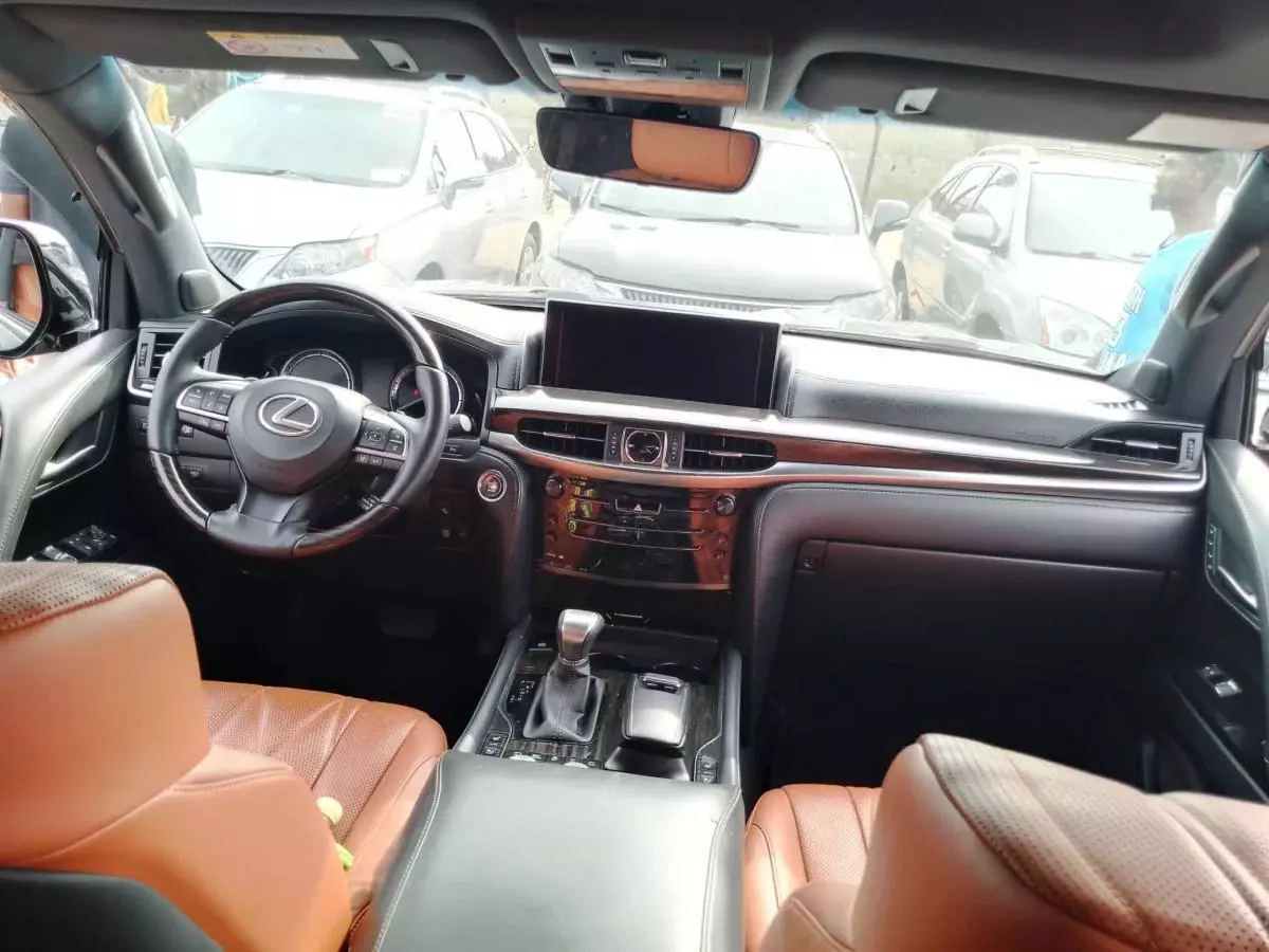 Lexus LX 570   - 2019