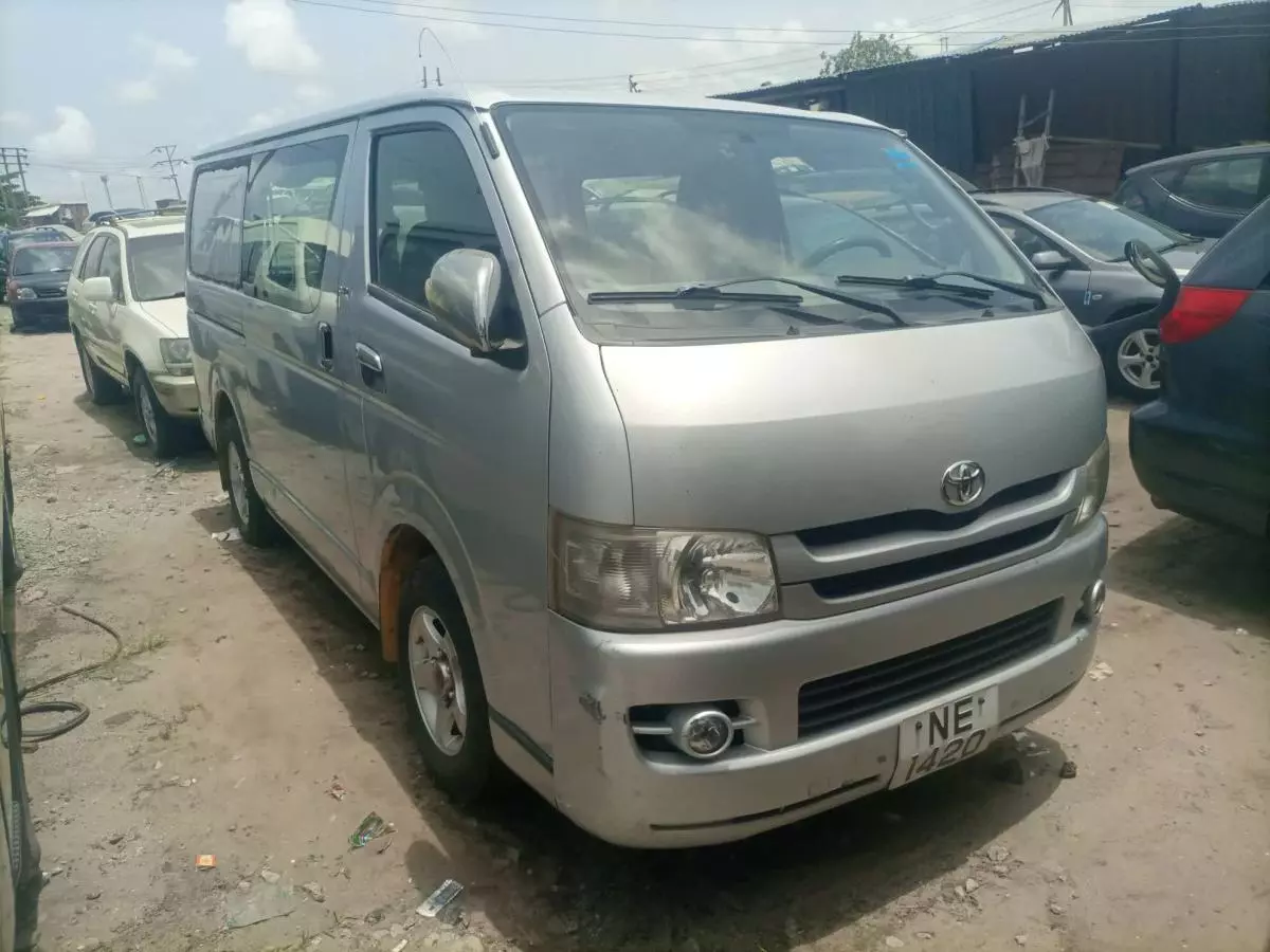 Toyota Hiace   - 2008