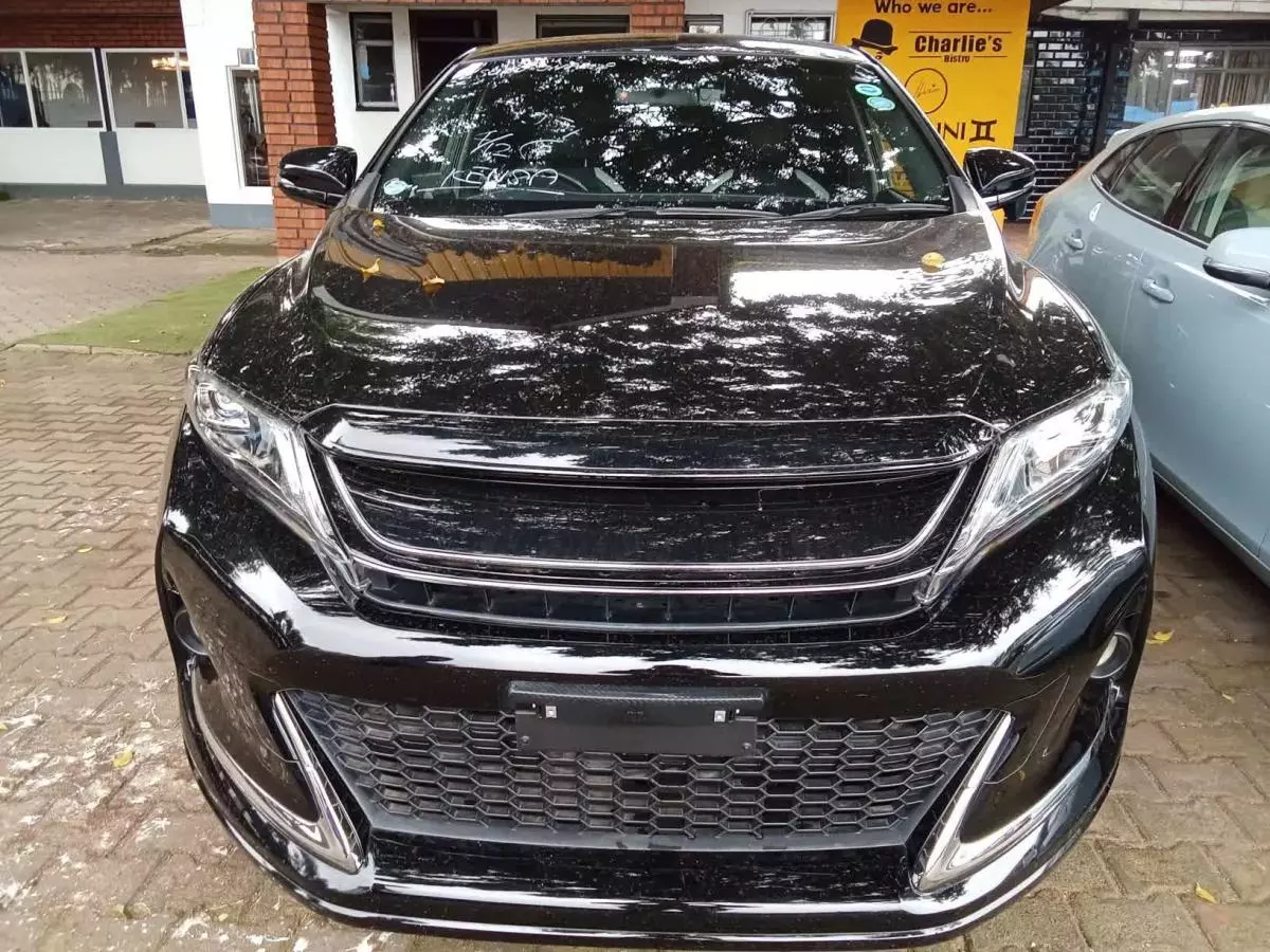 Toyota Harrier   - 2017