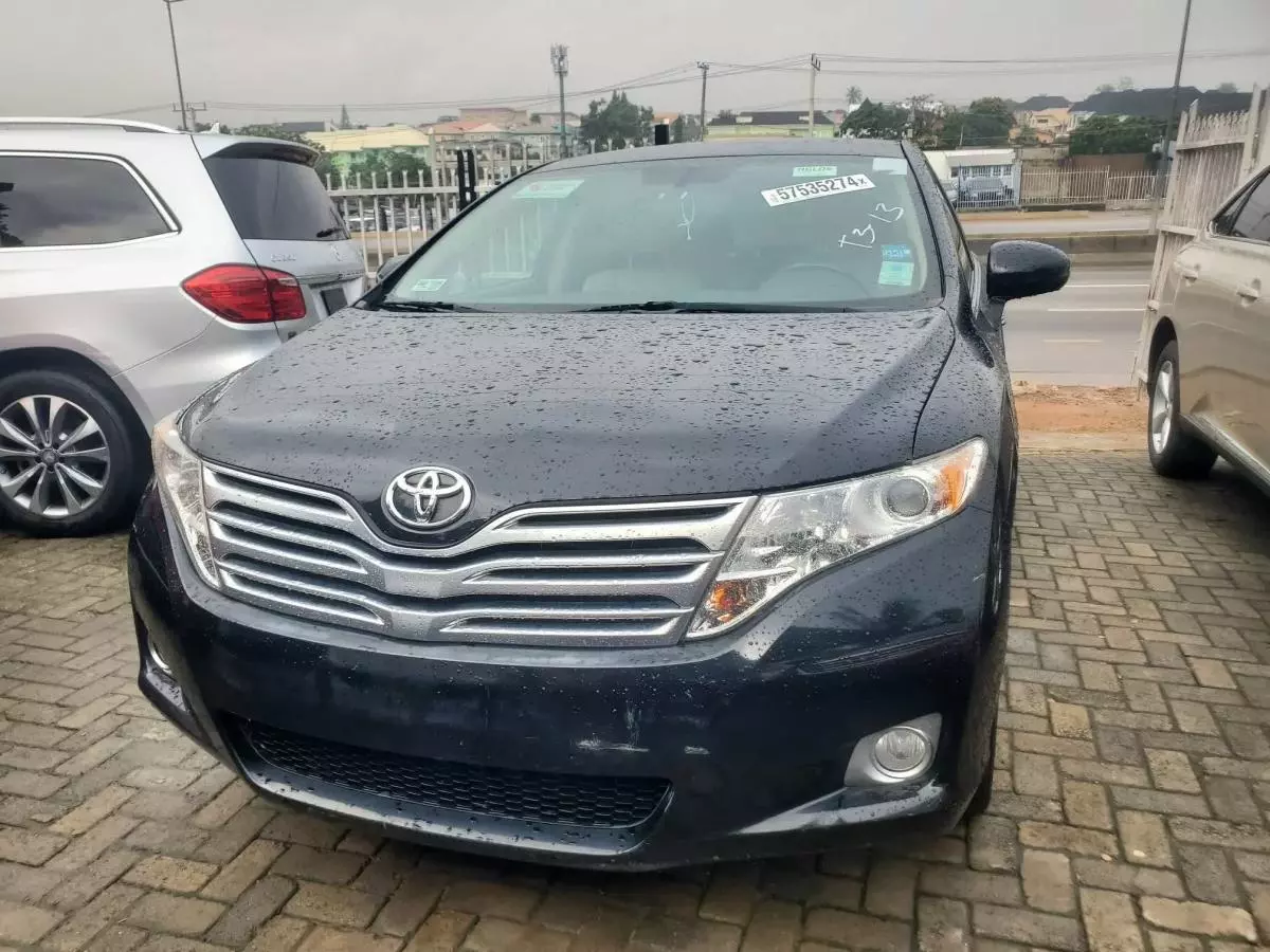 Toyota Venza   - 2011