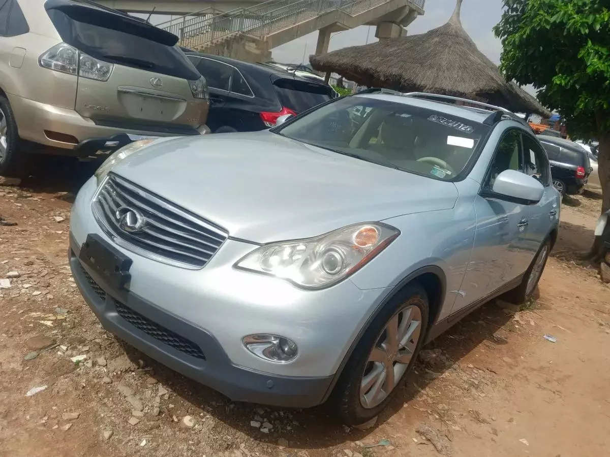 Infiniti EX35   - 2011