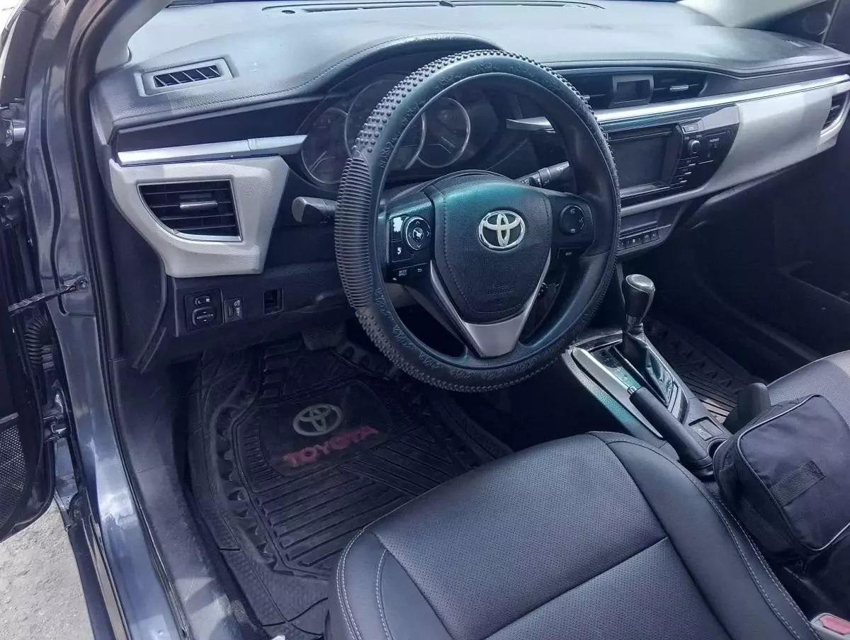 Toyota Corolla   - 2014