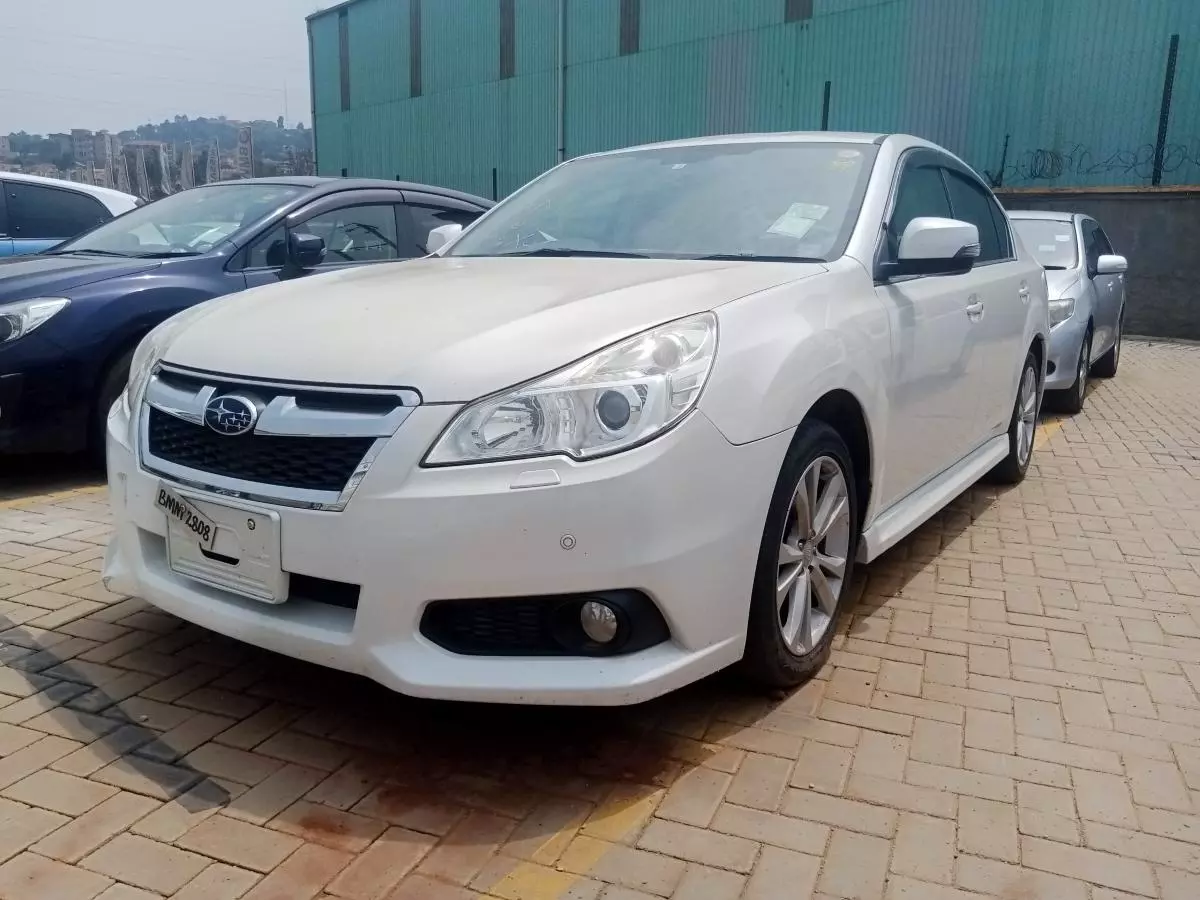 Subaru Legacy   - 2012