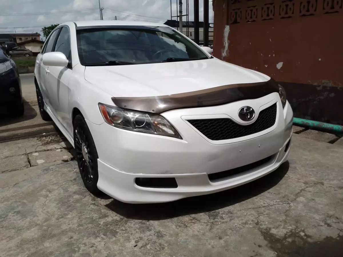 Toyota Camry   - 2007