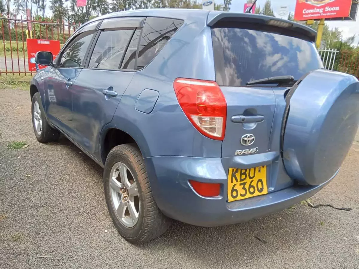 Toyota RAV 4   - 2005