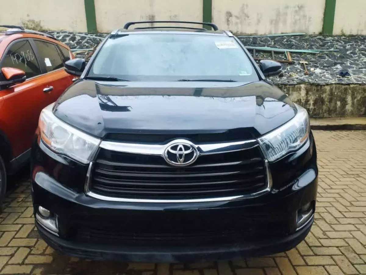 Toyota Highlander   - 2015