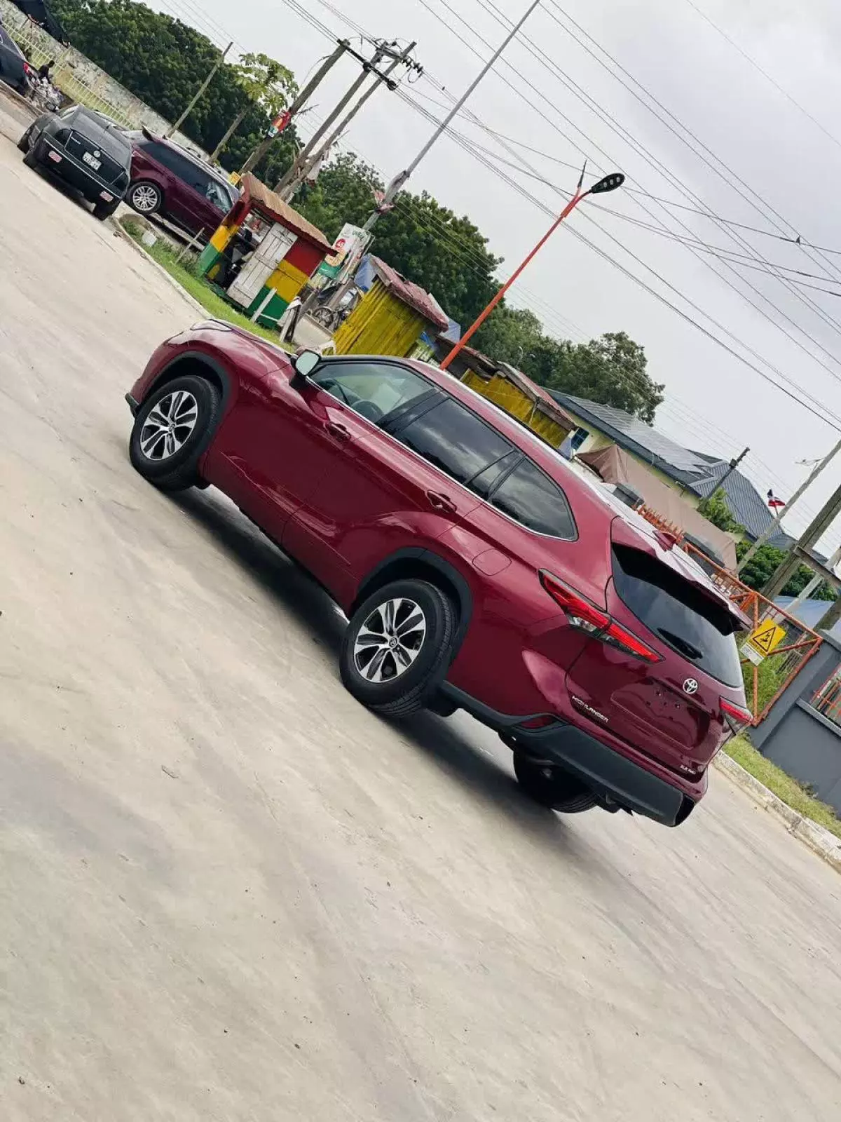 Toyota Highlander   - 2021