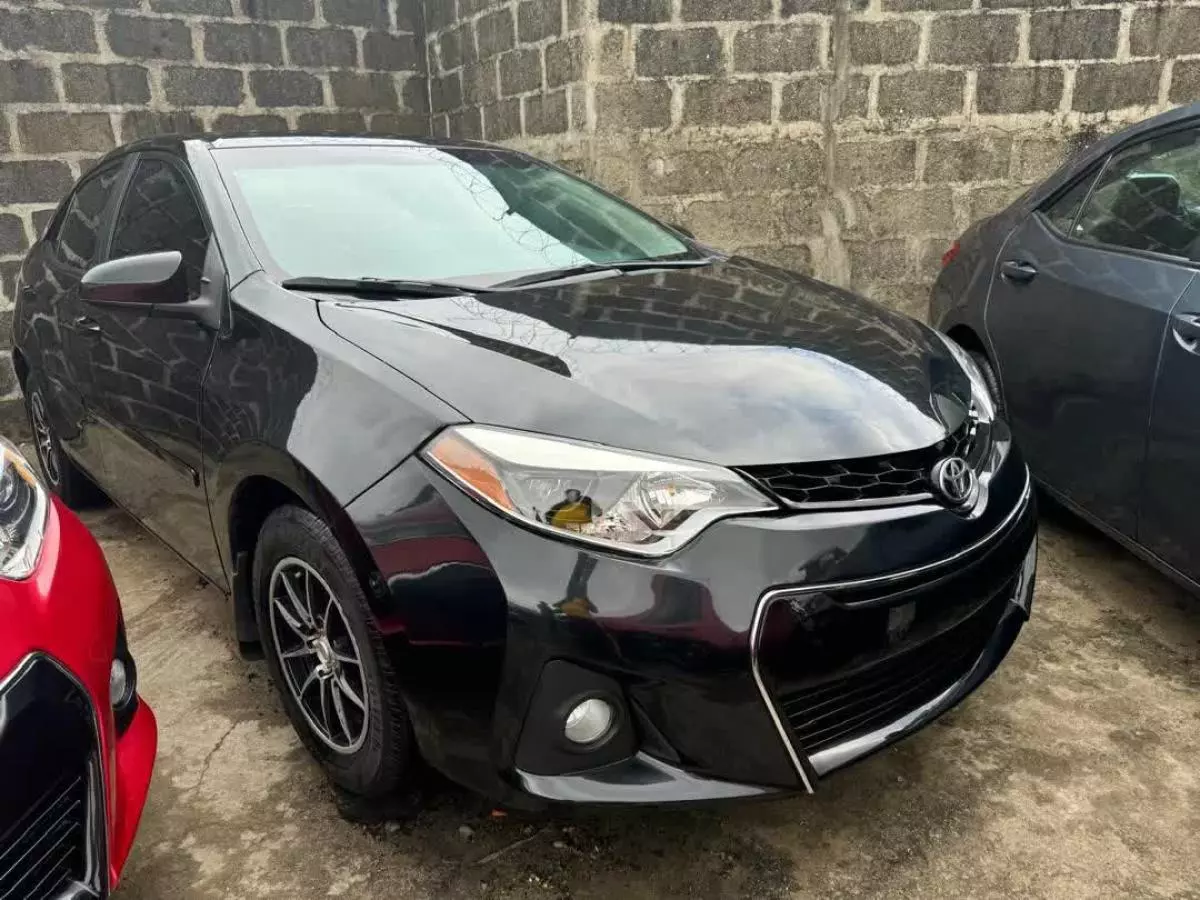 Toyota Corolla   - 2014