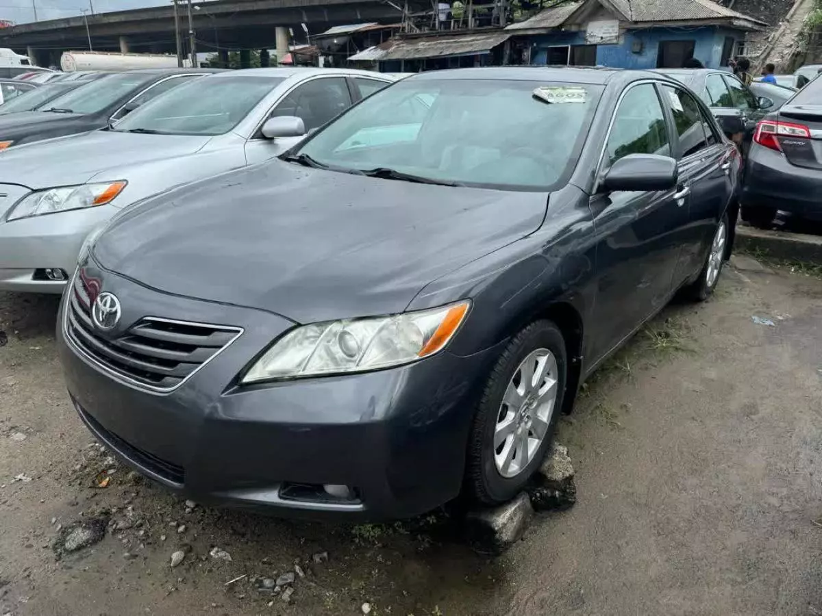 Toyota Camry   - 2008