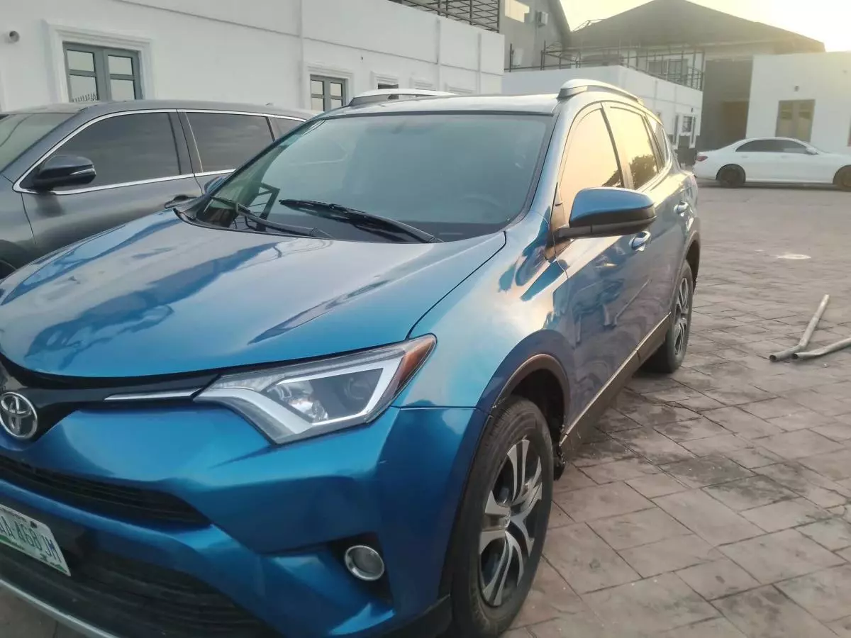 Toyota RAV 4   - 2016