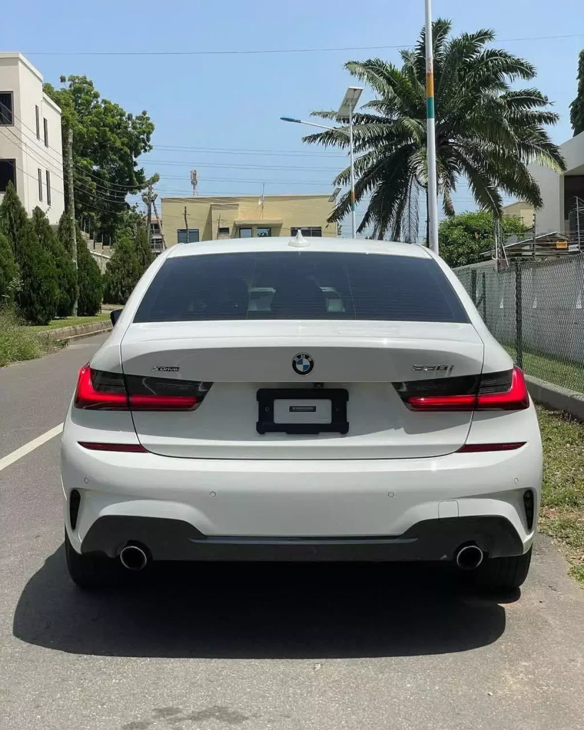 BMW 330i   - 2020