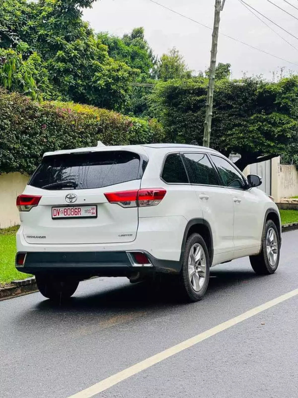 Toyota Highlander   - 2019