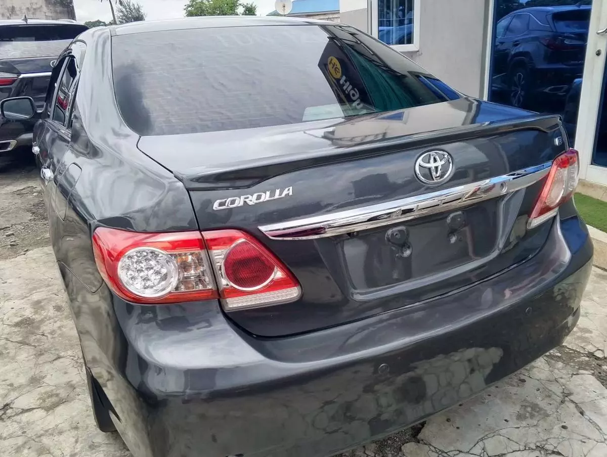 Toyota Corolla   - 2012